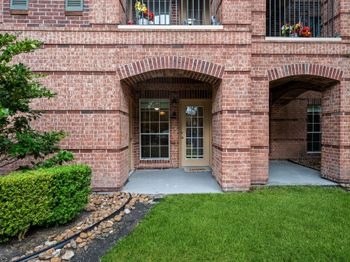 2815 Kings Crossing Drive