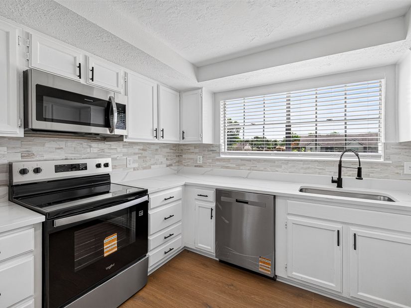 10102 Old Towne Lane, Sugar Land TX 77498