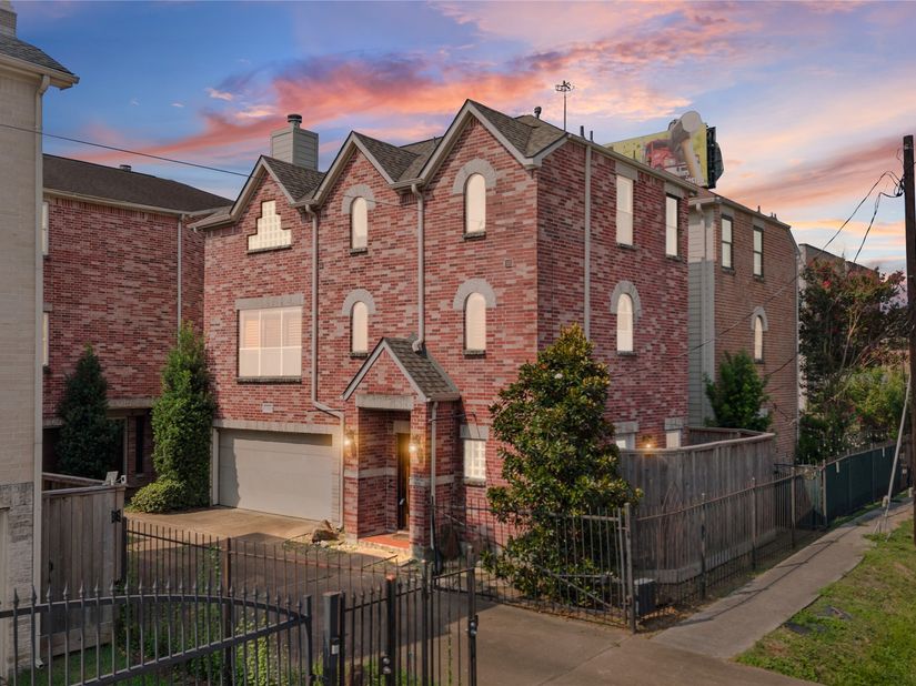 5205 Cornish Street, Houston TX 77007