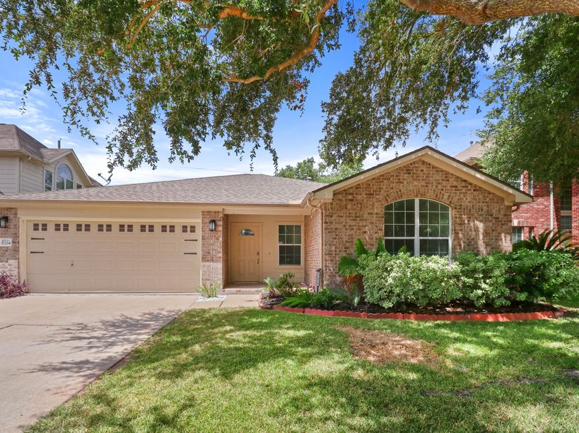 17234 Trace Glen Lane, Houston TX 77083