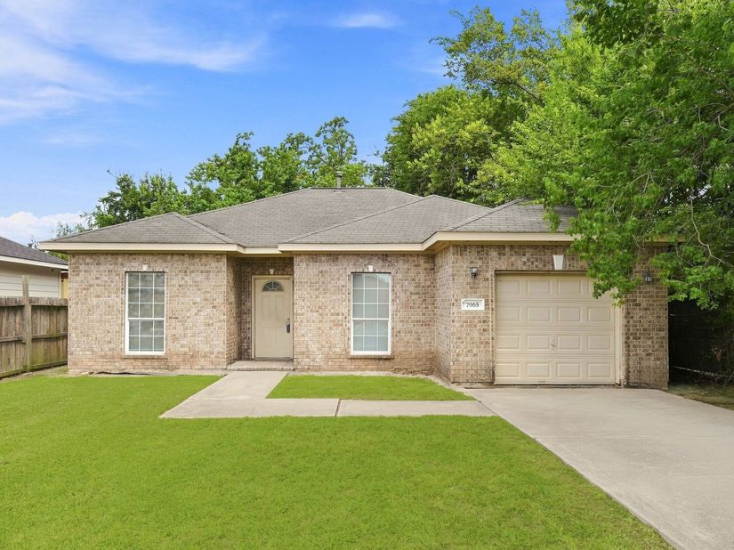 7965 Fields Street, Houston TX 77028