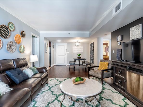 3525 Sage Road 1313, Houston TX 77056