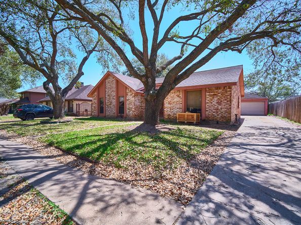 14835 Delbarton Drive, Houston TX 77083