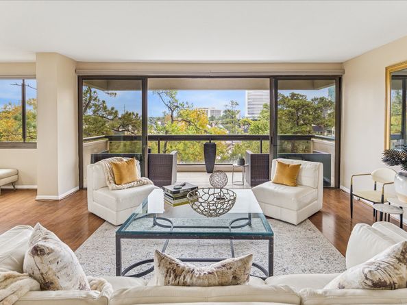 49 Briar Hollow Lane 505, Houston TX 77027