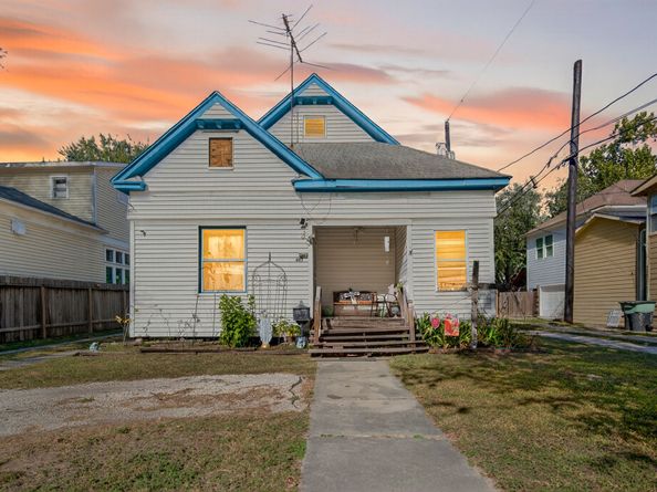 403 E 8th Street, Houston TX 77007