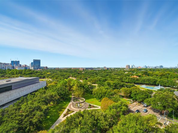 1111 Hermann Dr Drive 11E, Houston TX 77004