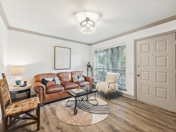 1880 White Oak Drive Drive 129, Houston TX 77009