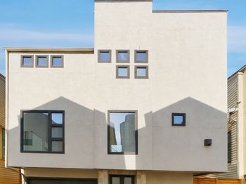 906 Reinerman Street