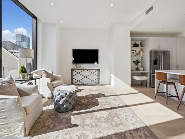 2323 W Main Street 305, Houston TX 77098