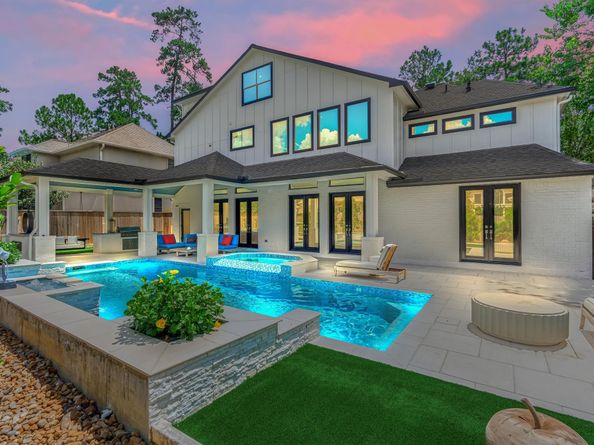 15 Atrium Woods Court, The Woodlands TX 77381