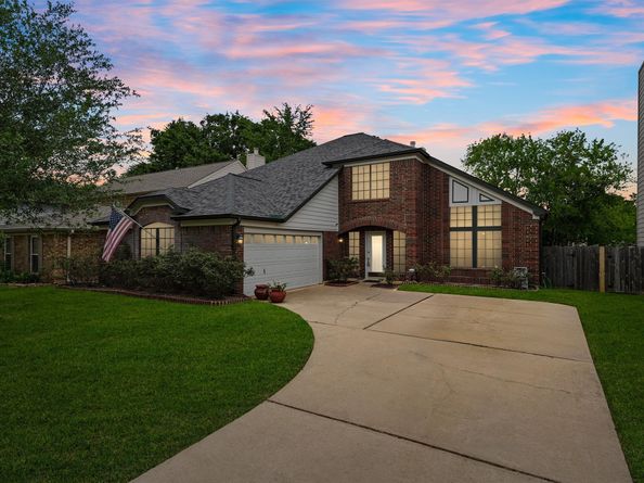 2018 Old Dixie Drive, Richmond TX 77406