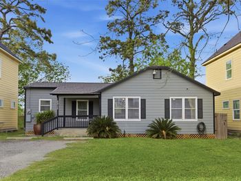 2217 Creston Drive