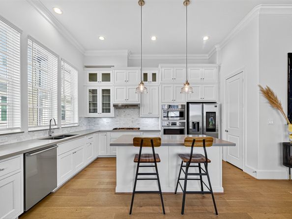 6240 Kansas Street, Houston TX 77007