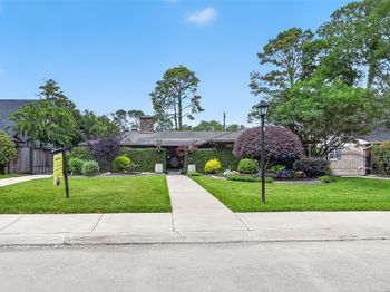 10034 Meadow Lake Lane