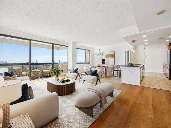 49 Briar Hollow Lane 1704, Houston TX 77027