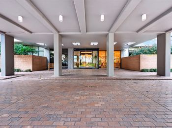 15 Greenway Plaza