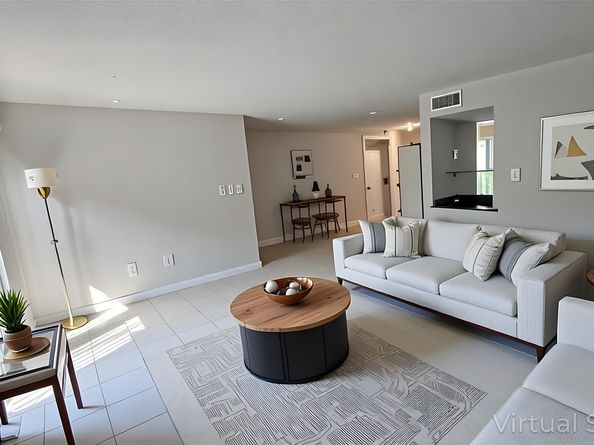 6601 Sands Point Drive 34, Houston TX 77074