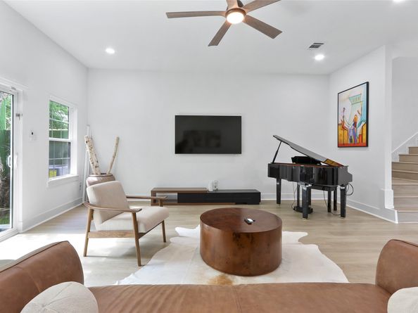 6747 Peerless Street, Houston TX 77021