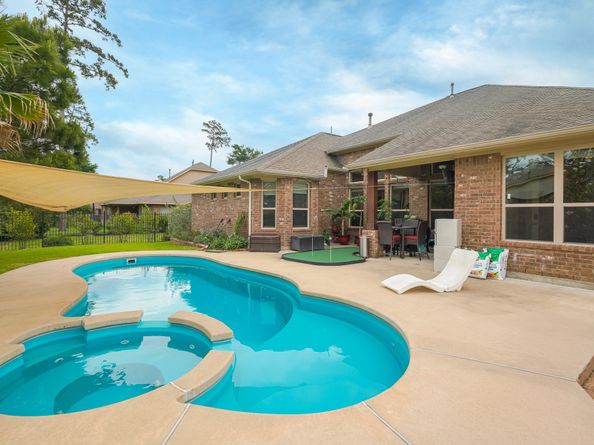 26 Lufberry Place, Tomball TX 77375