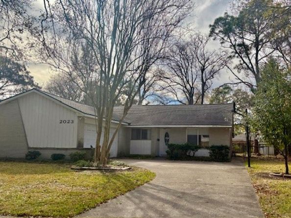 2023 Westlake Road, Houston TX 77062