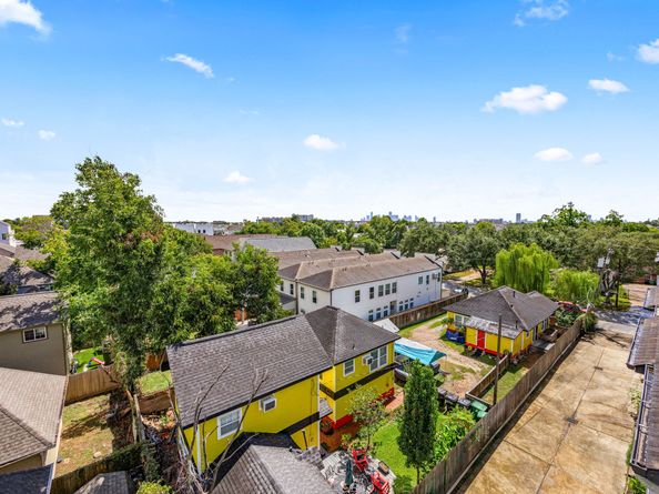 904 W 25th Street D, Houston TX 77008