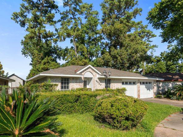 9627 Glenwood Forest Drive, Houston TX 77078