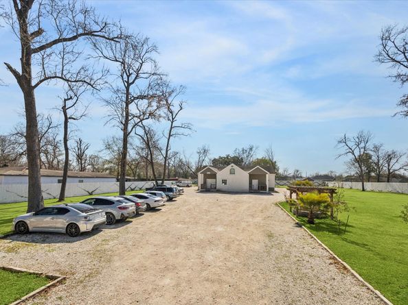 781 Lovers Lane, Houston TX 77091