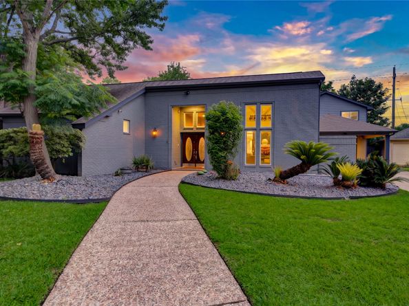 1026 Riverlace Drive, Houston TX 77079