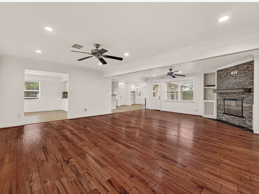 8522 Westview Drive, Houston TX 77055