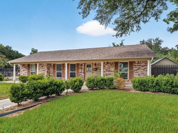 8522 Westview Drive, Houston TX 77055