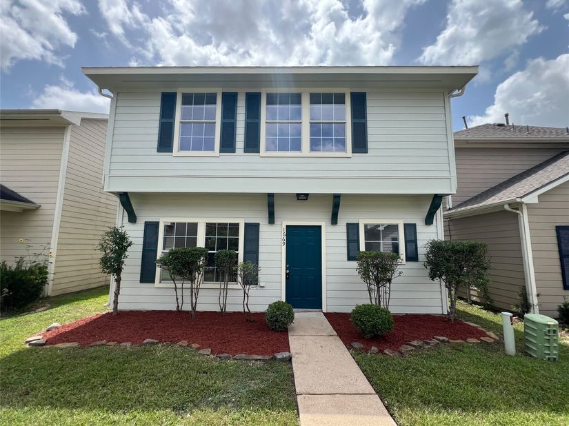 1669 Nichole Woods Drive, Houston TX 77047