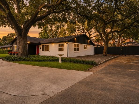 2302 Chimney Rock Road, Houston TX 77056
