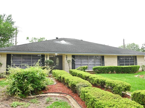 202 Coronation Drive, Houston TX 77034
