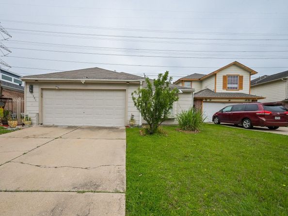 9319 Belle Park Drive, Houston TX 77099