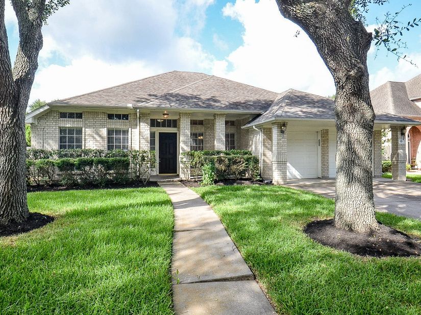 610 High Meadows Drive, Sugar Land TX 77479