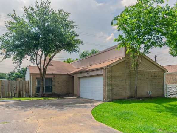 6930 Caddo Lake Lane, Houston TX 77083