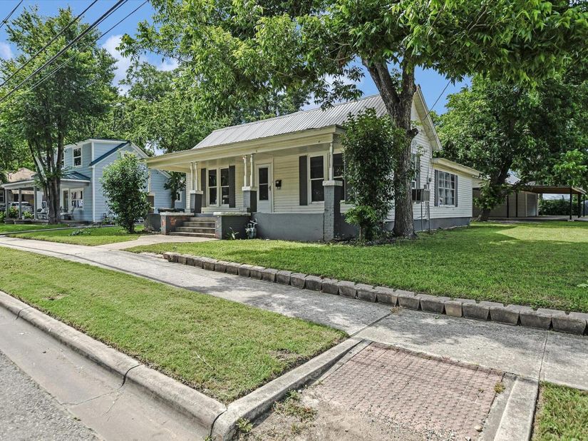312 W 10th ST, Georgetown TX 78626