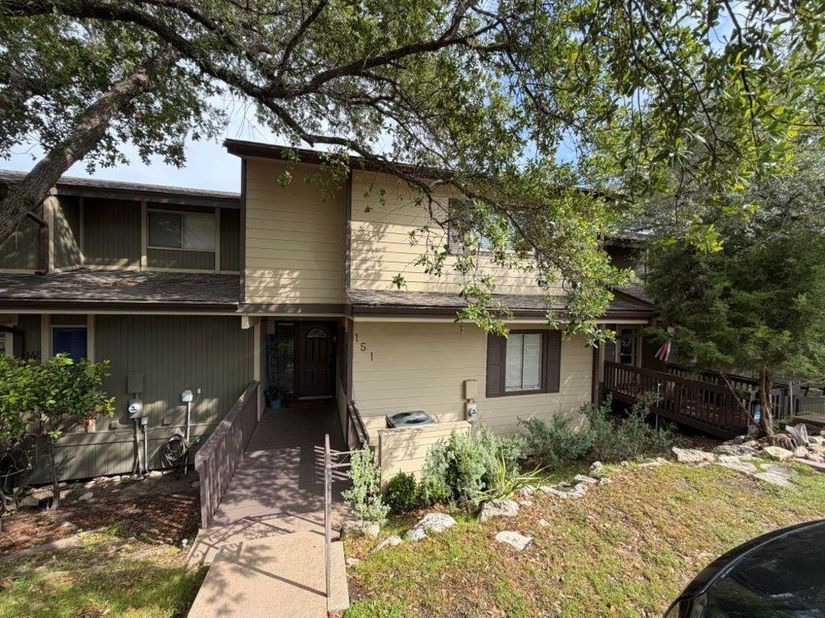151 Comanche PT, Point Venture TX 78645