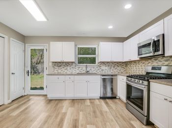 6026 Bluebell CIR
