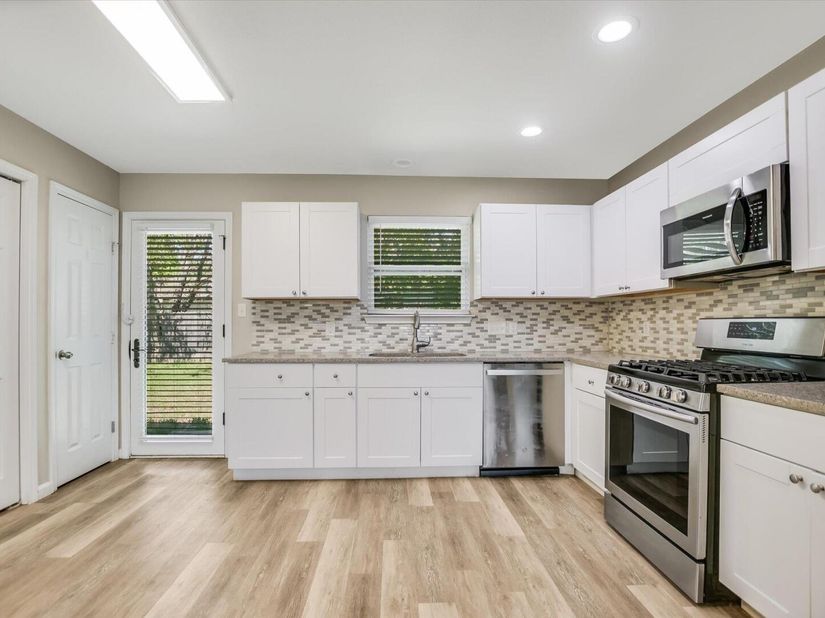 6026 Bluebell CIR, Austin TX 78741