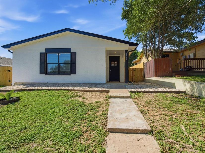 5728 Pinon Vista DR, Austin TX 78724