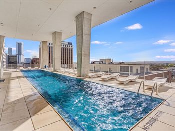 313 W 17th ST