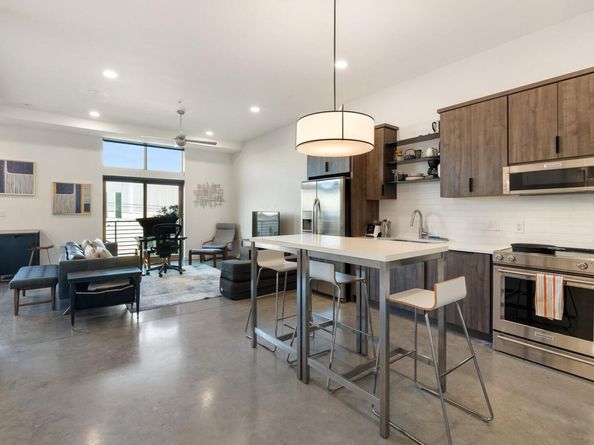 2124 E 6th ST 212, Austin TX 78702