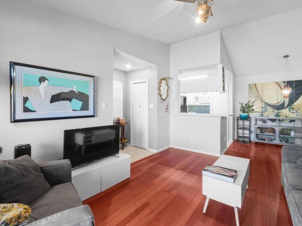 1601 Faro DR 2204, Austin TX 78741