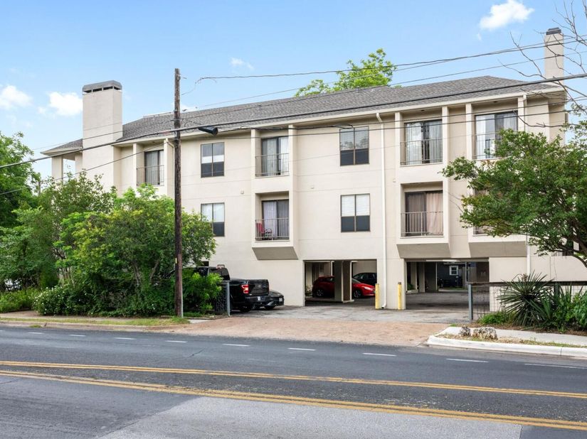 409 E 38th ST 101, Austin TX 78705