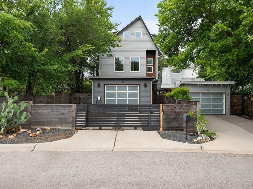 1182 Oakgrove Ave A, Austin TX 78702