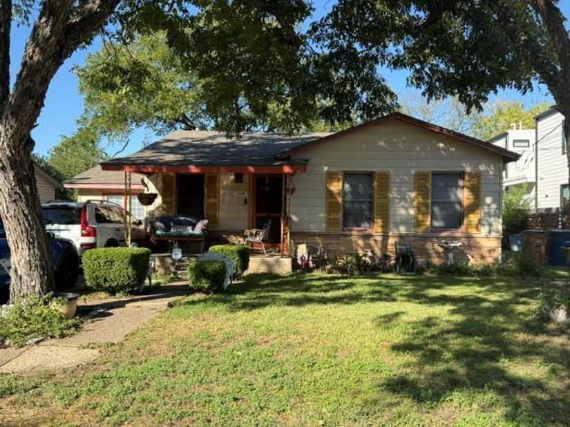 1106 Justin LN, Austin TX 78757