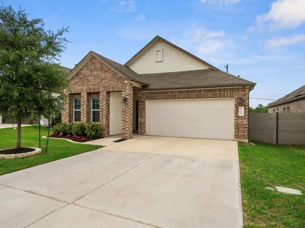 124 Flint Mountain RD, Georgetown TX 78628