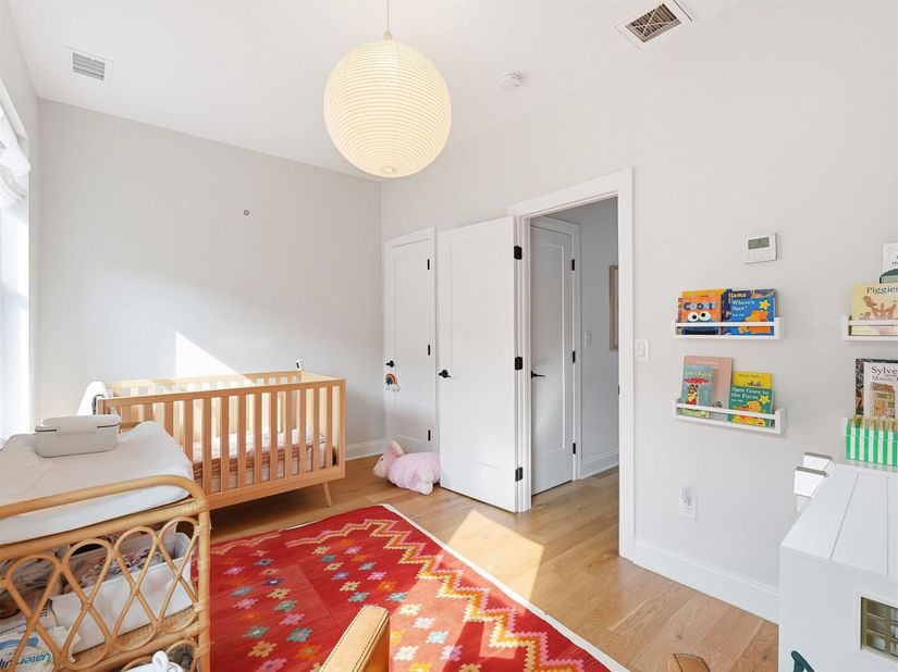 25 Crescent Ave, Jersey City NJ 07304