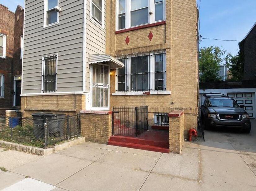 129 Stevens Ave, Jersey City NJ 07305